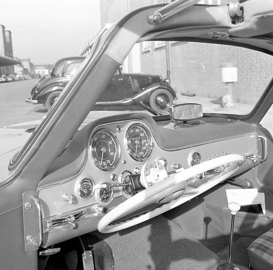  Mercedes-Benz 300 SL 1954 года  (фото 61 из 88)